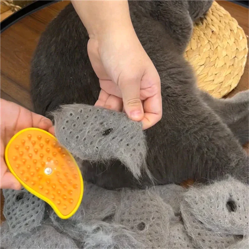 3-In-1 Pet Steaming Brush